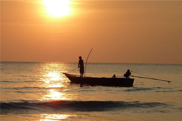 夢見在河裡撈魚_周公解夢
