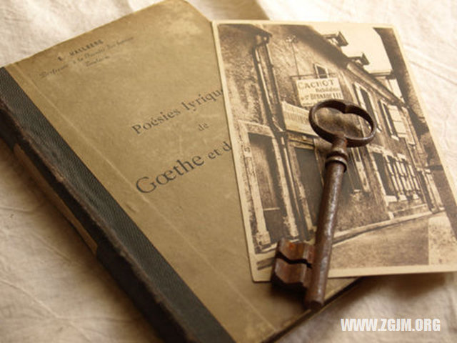 夢見帶的玉手鐲斷了_周公解夢夢到帶的玉手鐲斷了是什麼意思_做夢夢見帶的玉手鐲斷了好不好_周公解夢官網