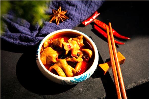 夢到自己只穿內衣褲在街上是什麼意思_周公解夢官網