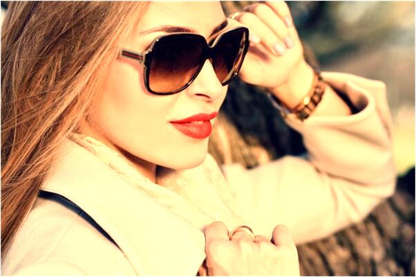 夢到右邊大牙掉一個沒出血是什麼意思_周公解夢官網