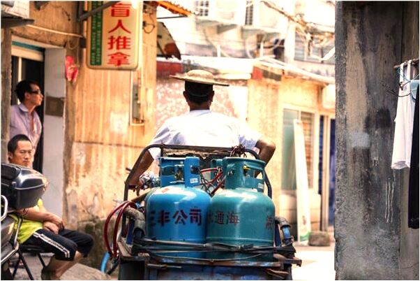 夢見又寬又深又長的壕溝預示什麼_周公解夢官網