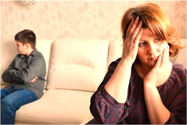 夢到了和朋友吃飯手機無意被摔是好事還是壞事_周公解夢官網