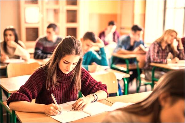 夢見蛇咬陰莖什麼預兆_周公解夢官網