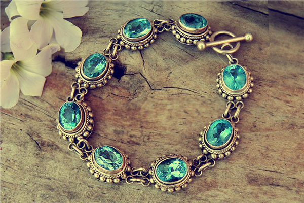 夢到了鐲子斷了是什麼預兆?_周公解夢