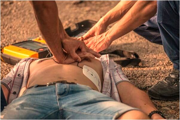 夢到後牆被女人破壞意味著什麼_周公解夢官網