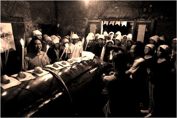 夢到了和去世的老人一起吃飯會怎么樣_周公解夢官網