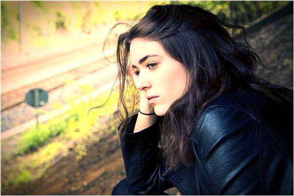 夢到有人在牆上飛跑是什麼意思_周公解夢官網