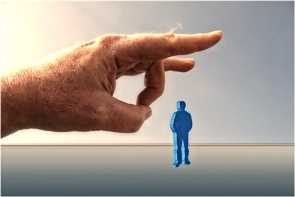 夢到殺蛇濺了一身血是啥預兆_周公解夢官網