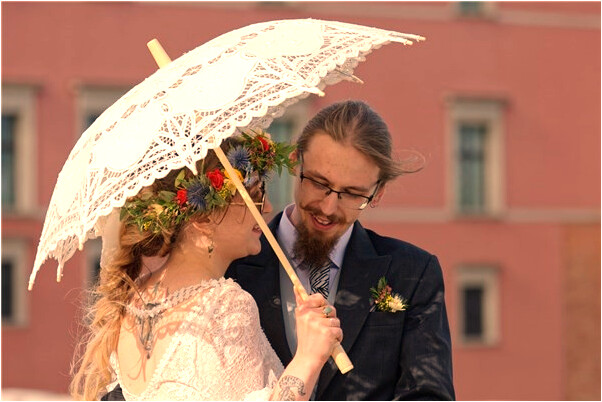 夢到在一個房子扇門之間繞圈子是吉兆嗎?_周公解夢官網