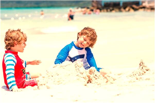 夢到了玻璃碎片扎到腳底自己拔出代表什麼_周公解夢官網