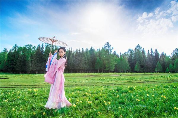 夢到女人穿粉色上衣是什麼徵兆_周公解夢