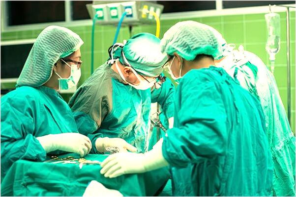 夢到夢裡采了幾朵藍色小花有什麼說法_周公解夢官網