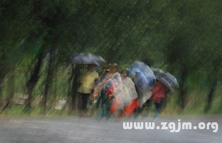 夢見風雨交加