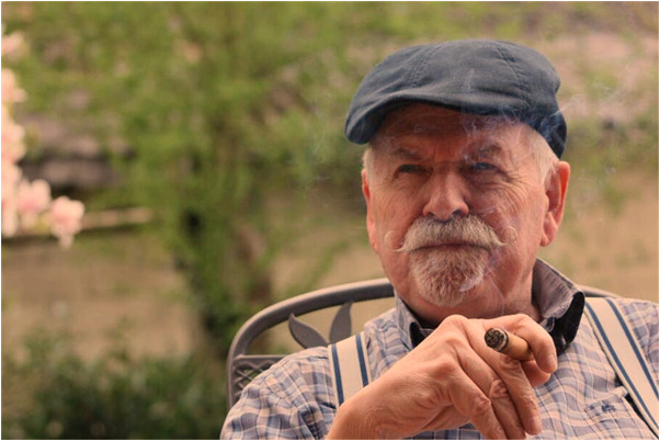 夢見蛇妖咬手指啥意思_周公解夢官網