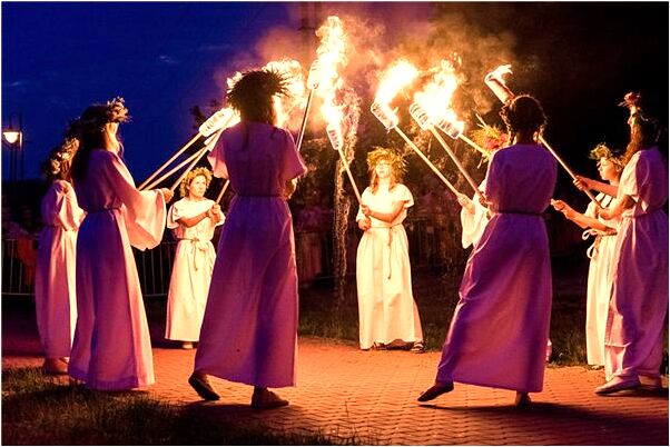 夢見踩死一隻貓還流血有什麼意思_周公解夢官網