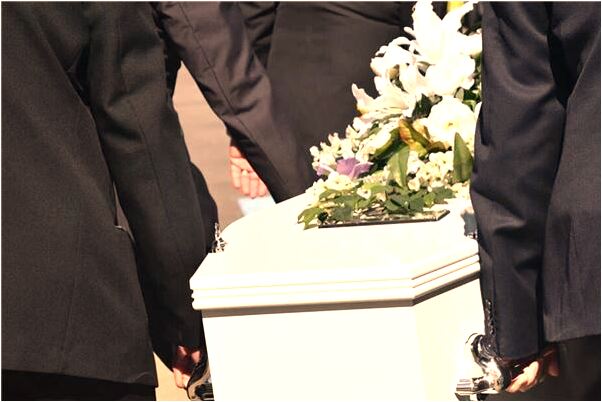 夢見背小女孩有什麼意思嗎_周公解夢官網