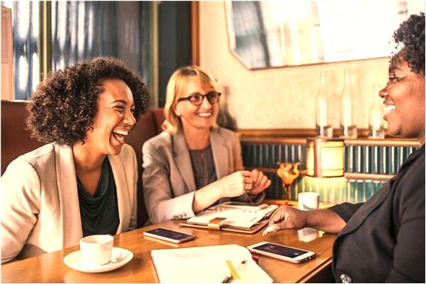 夢到了女兒找襪子跳水坑預示著什麼_周公解夢官網