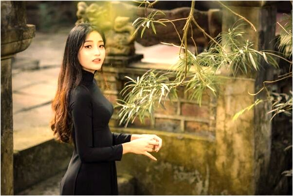 夢到沒有菜的地里有女人賣鞋怎么回事_周公解夢官網