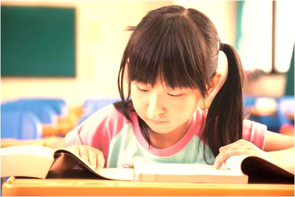 夢見死人家屬給金卡片意味著什麼_周公解夢官網