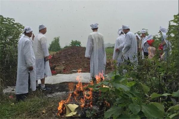 夢見孝衣是什麼意思_周公解夢