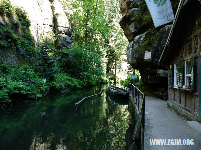 夢見縫衣服扎手_周公解夢夢到縫衣服扎手是什麼意思_做夢夢見縫衣服扎手好不好_周公解夢官網