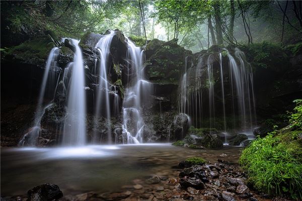 夢見水往下流是好是壞_周公解夢