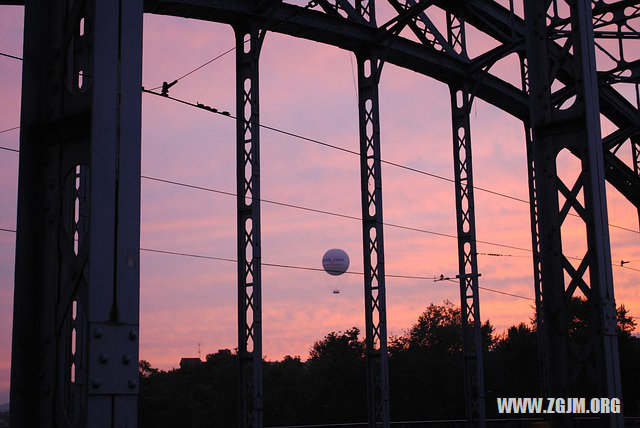 夢見掃地屋裡出白煙_周公解夢夢到掃地屋裡出白煙是什麼意思_做夢夢見掃地屋裡出白煙好不好_周公解夢官網