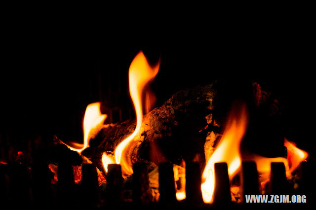 夢見賣杏核別人的一堆_周公解夢夢到賣杏核別人的一堆是什麼意思_做夢夢見賣杏核別人的一堆好不好_周公解夢官網