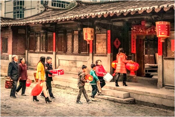 夢見屋頂被炸破了一個洞什麼寓意_周公解夢官網