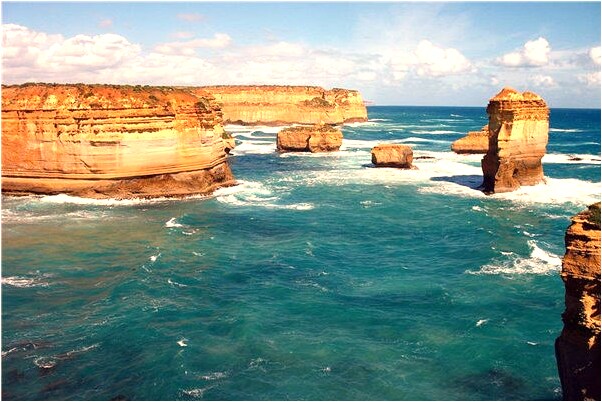 夢到了被群小女孩追的預兆_周公解夢官網