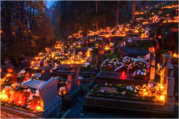 夢見老太婆睡在我旁邊有何寓意_周公解夢官網