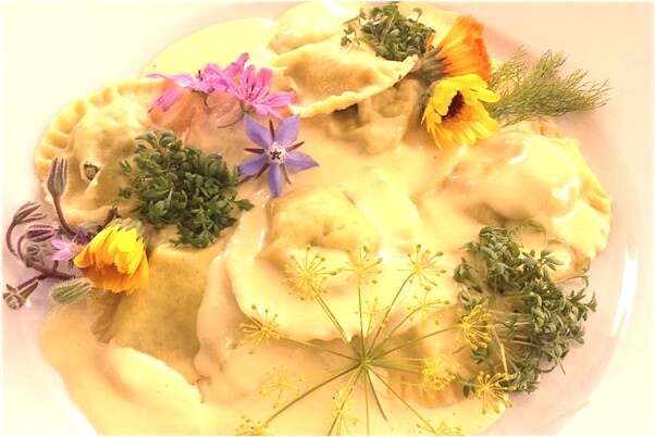 夢到了女孩尿在自己身上了意味著什麼_周公解夢官網