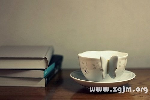 重視愛情不重視金錢的星座女_十二星座