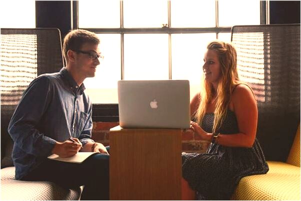 夢見手被毒蛇咬出血是吉兆嗎?_周公解夢官網