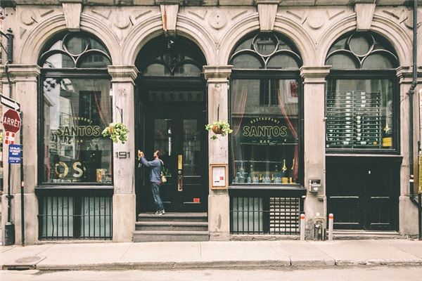 夢到店被砸有何寓意_周公解夢