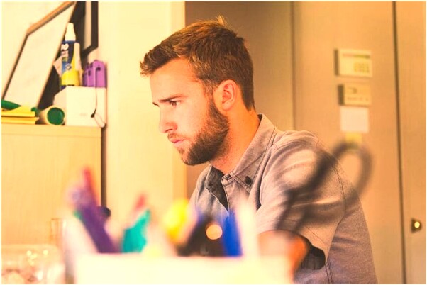 夢見跳入沙洞不見是什麼預兆_周公解夢官網