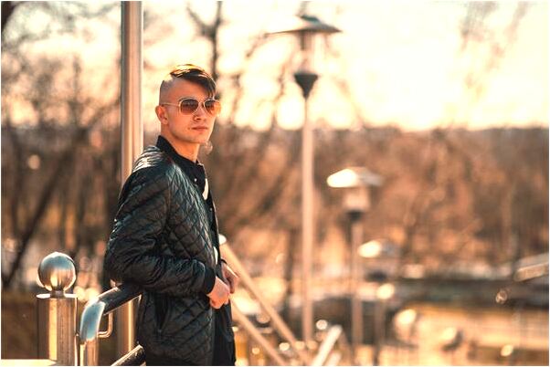 夢到了自己肚皮上破個洞是什麼意思_周公解夢官網