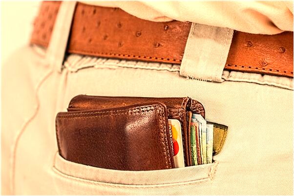 夢到黑額白狗在我家門裡趴著什麼寓意_周公解夢官網