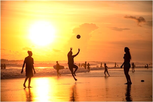 夢到了朋友開車翻進河裡預示什麼_周公解夢官網