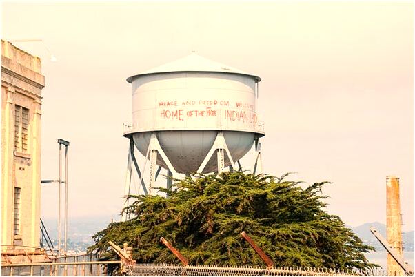 夢到和很多人睡一起有什麼意思_周公解夢官網