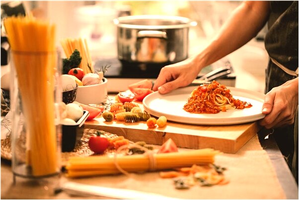 夢見站在屋頂上是好是壞_周公解夢官網