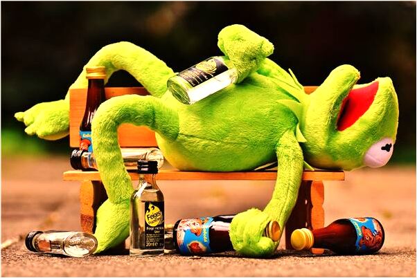 夢到了丈夫扔掉紅紗巾是什麼意思_周公解夢官網