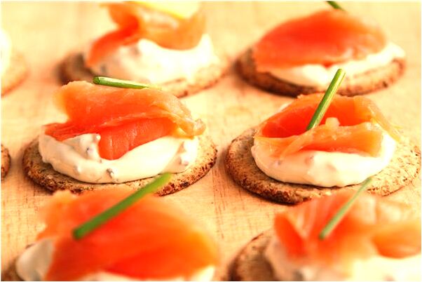 夢到一堆狗兒舔我的身體是凶兆還是吉兆_周公解夢官網