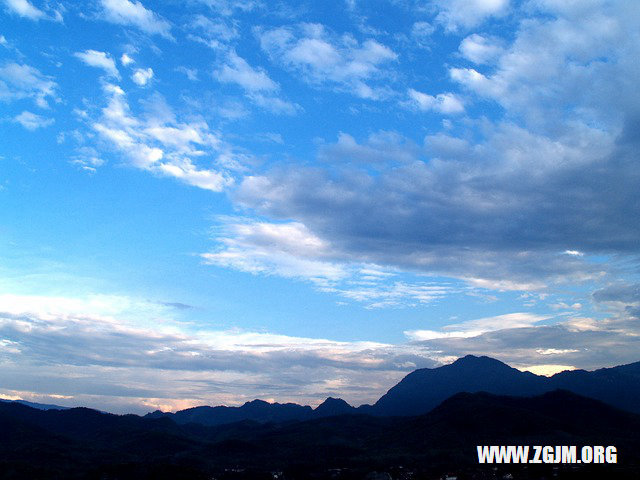 夢見水往井裡流_周公解夢夢到水往井裡流是什麼意思_做夢夢見水往井裡流好不好_周公解夢官網