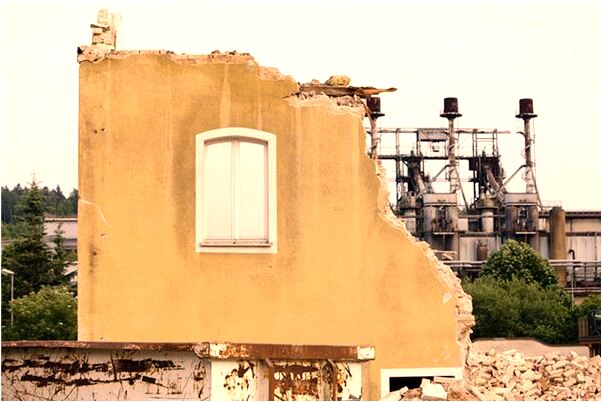 夢到了在水裡逃命是好事還是壞事_周公解夢官網