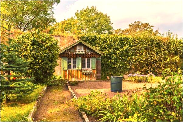 夢見在破爛房子裡到處跑有什麼意思嗎_周公解夢官網