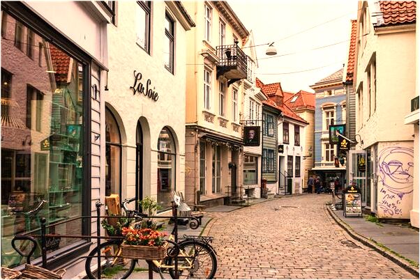 夢到了自己經常走在崎嶇的山路是怎么回事_周公解夢官網