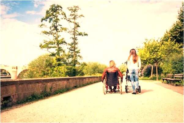 夢到了狗咬自己衣服預示著什麼_周公解夢官網