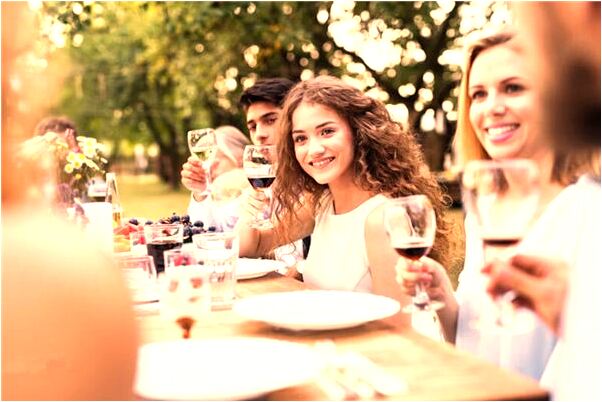 夢到了碰到我的女同事說話有什麼意義嗎_周公解夢官網