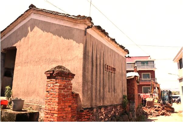 夢到自己穿綠色舊棉襖有什麼意思嗎_周公解夢官網